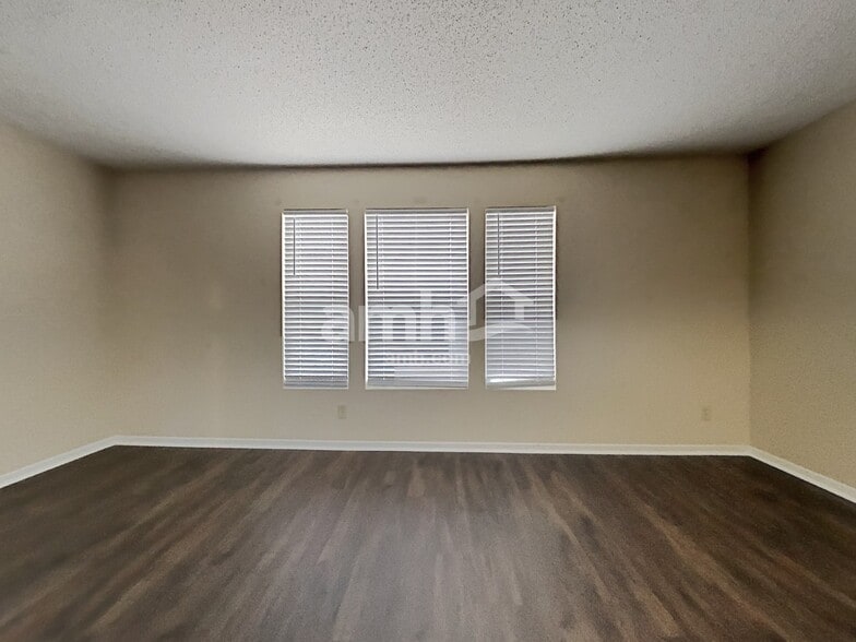 Building Photo - 1545 Fortner Dr