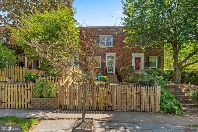 Building Photo - 303 Mt Vernon Ave