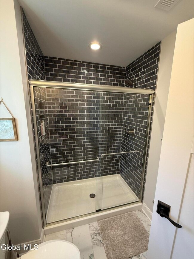 Building Photo - 16 Newton St