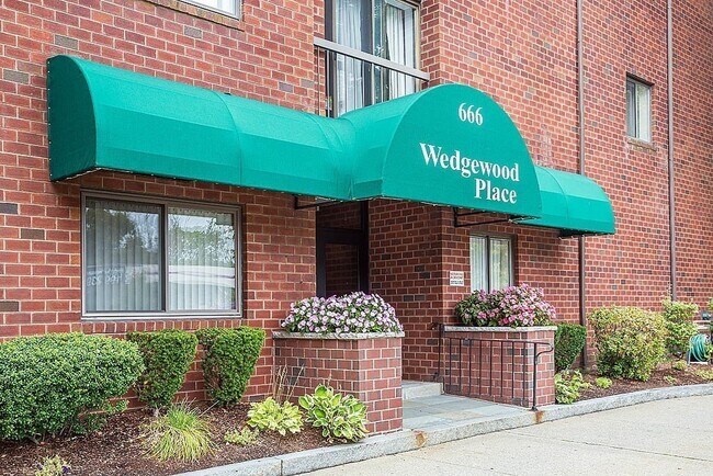 Primary Photo - 666 Main St