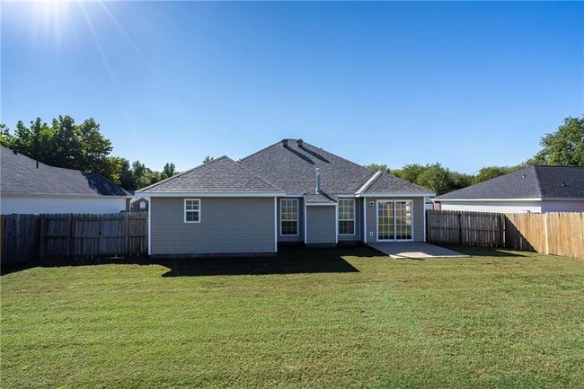 Building Photo - 607 Amanda Dr