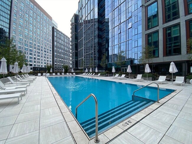 Building Photo - 135 Seaport Blvd
