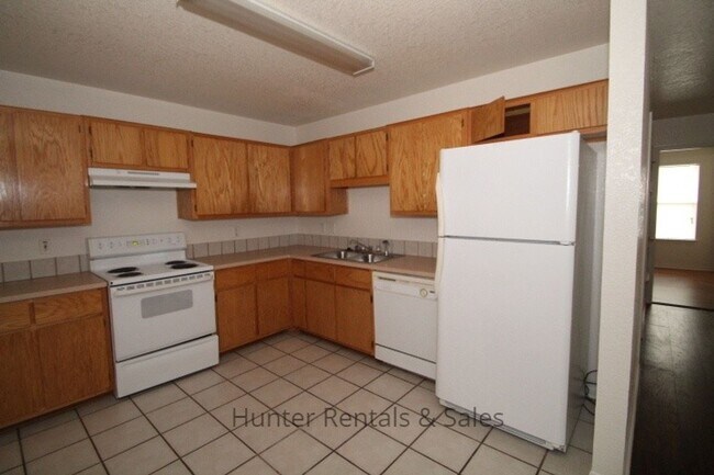Building Photo - 4301 Thunder Creek Dr