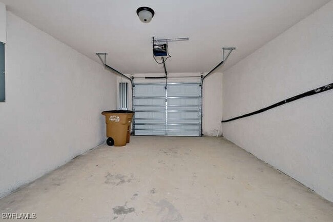 Building Photo - 1303 SE 8th Pl