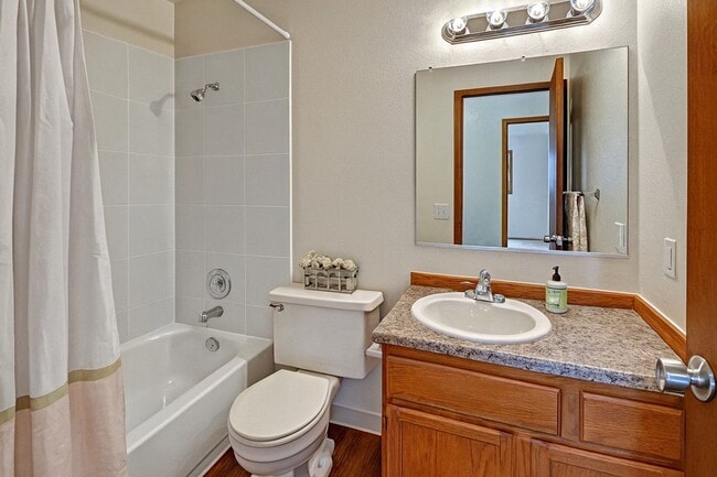 Building Photo - Legacy West