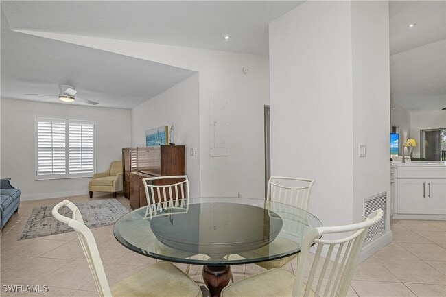 Building Photo - 853 Tanbark Dr