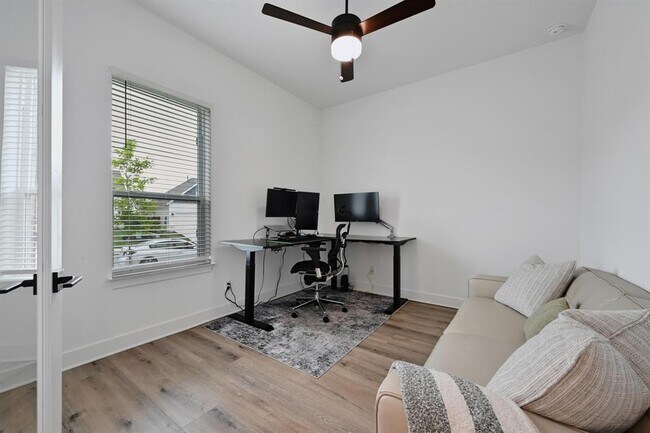 Building Photo - 701 Texas Sage Loop