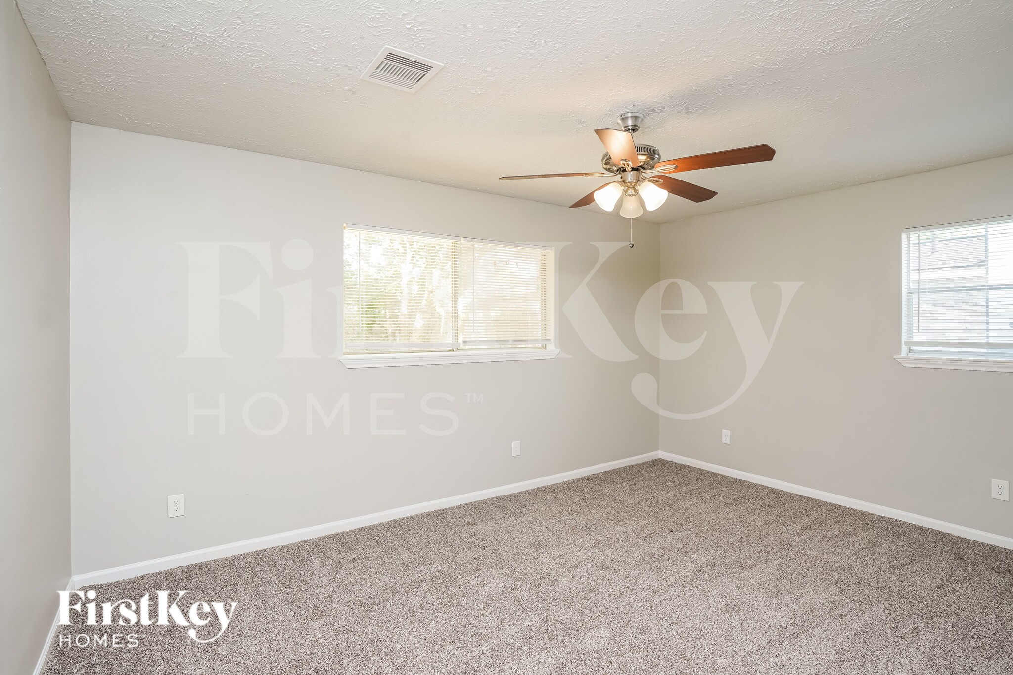 Building Photo - 4909 Green Willow Ln