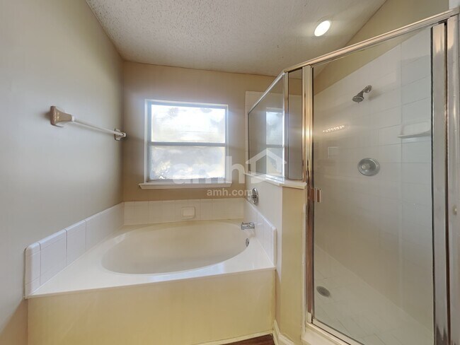 Building Photo - 23856 Flora Parke Blvd