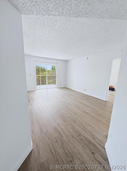 Building Photo - 1516 SE Royal Green Cir