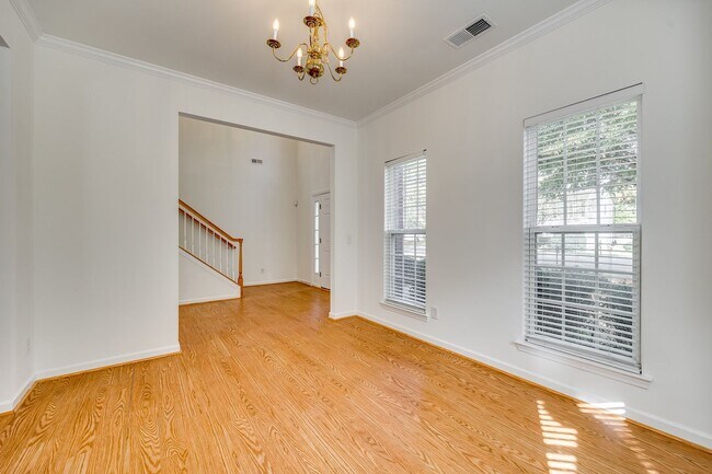 Building Photo - Beautiful 3 bedroom 2.5 bath home in Williams Glenn Community in Charlotte with Primary on the main.