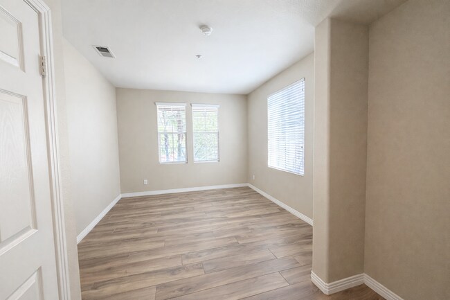 Building Photo - Newly Updated Poets Square Fallbrook 4 Bedroom House for Rent