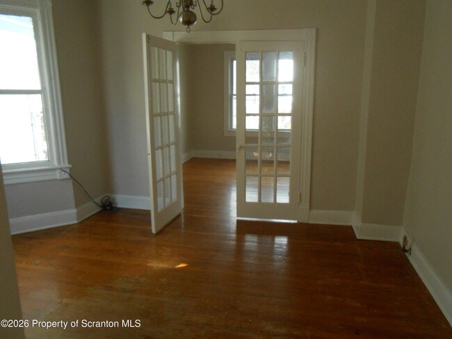 Building Photo - 624-624 N Main St