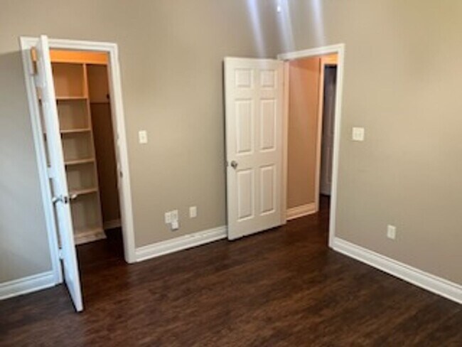 Building Photo - 3940 Mobley Cir