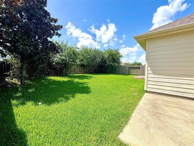 Building Photo - 10007 Red Tamarack Ln