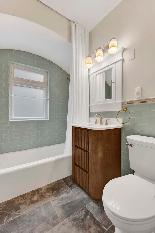 Building Photo - 636 S Euclid Ave