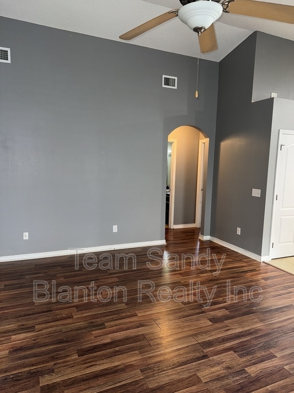 Building Photo - 686 Mozingo Ln
