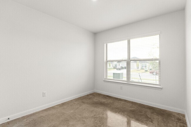 Building Photo - 912 Cherry Laurel Ln