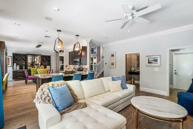 Building Photo - 5642 Via De La Plata Cir