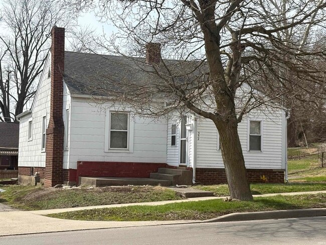 Building Photo - 352 N Broadway St