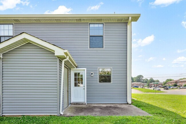 Building Photo - Northridge Drive-276