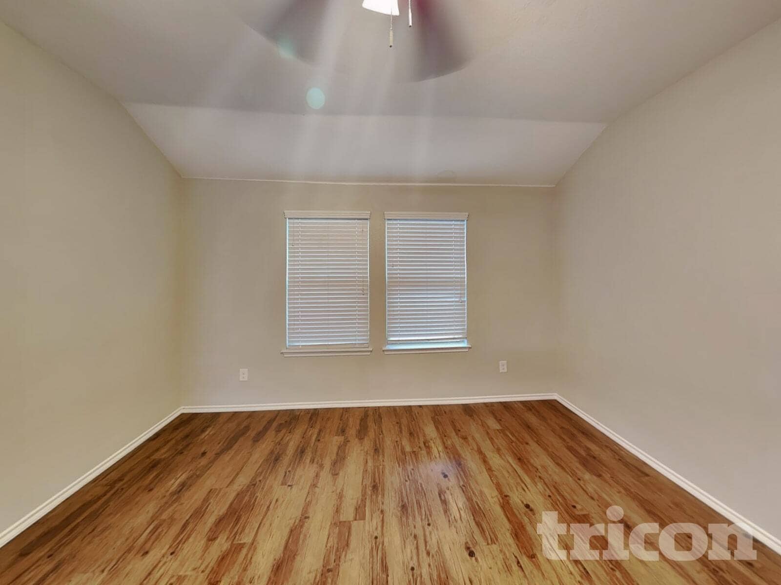 Building Photo - 3025 Iris Dr