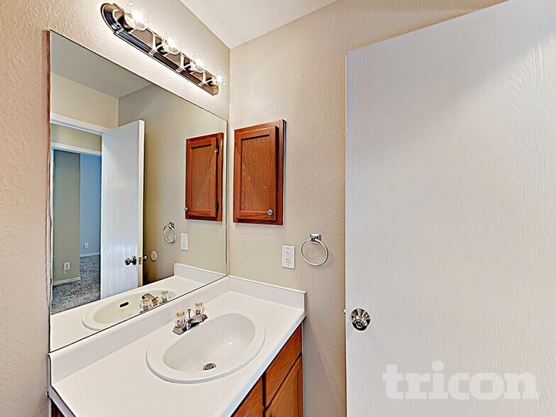 Building Photo - 6734 Sandy Point Dr