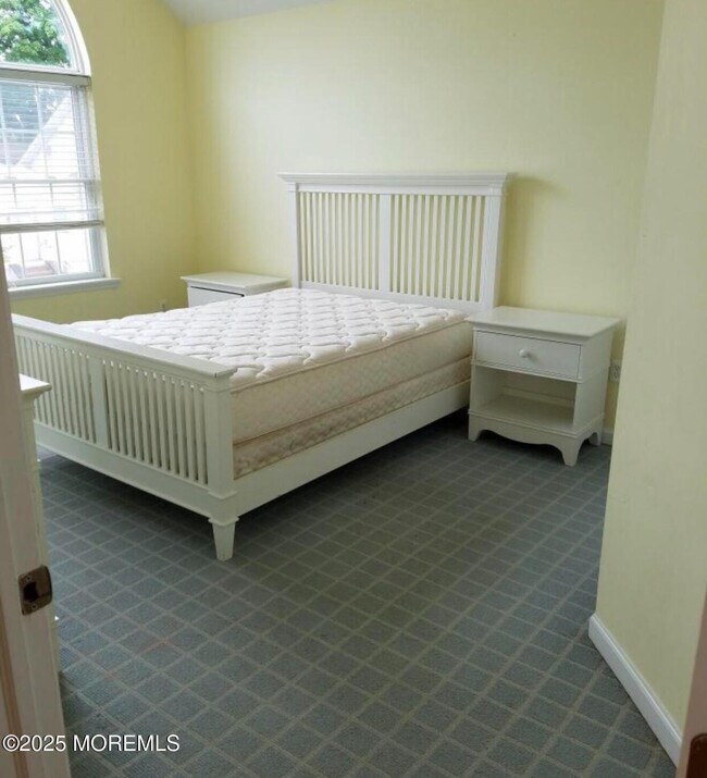 Building Photo - 95 Poplar Ave