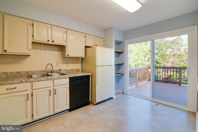 Building Photo - 10707 Gideon Ct