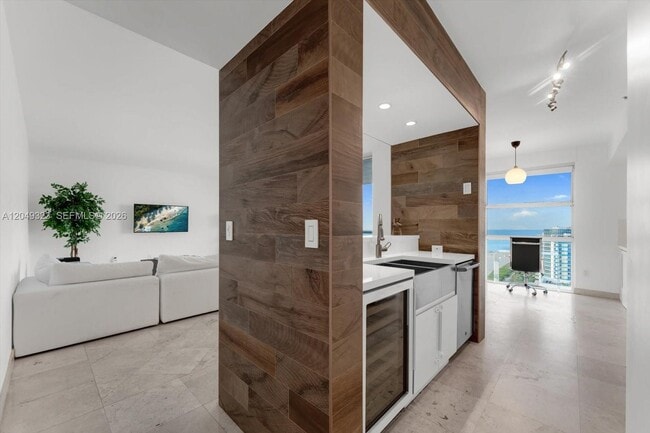 Building Photo - 4201 Collins Ave