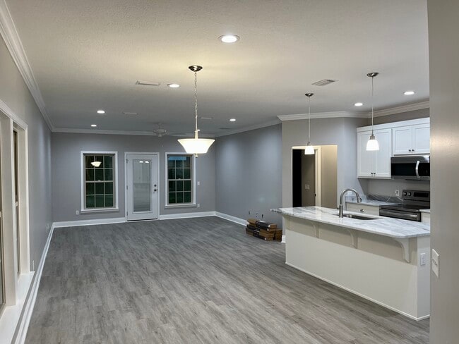 Building Photo - 2823 La Mesa Ave