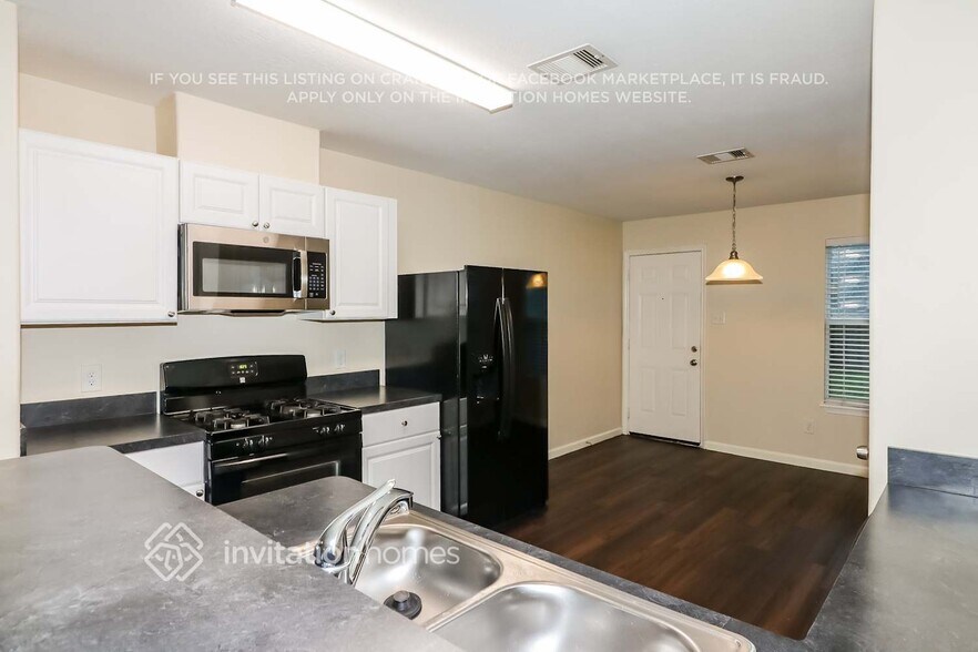 Building Photo - 8606 Chaletford Dr