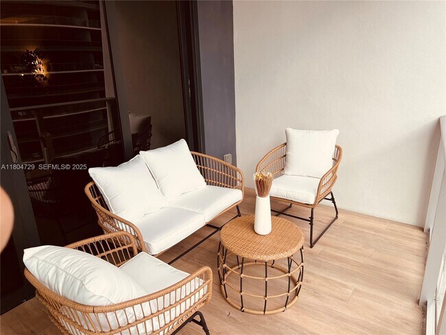 Building Photo - 1010 Brickell Ave