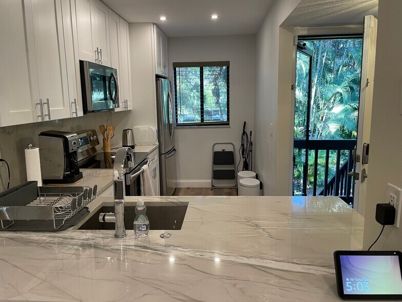 Building Photo - 1709 Pelican Cove Rd
