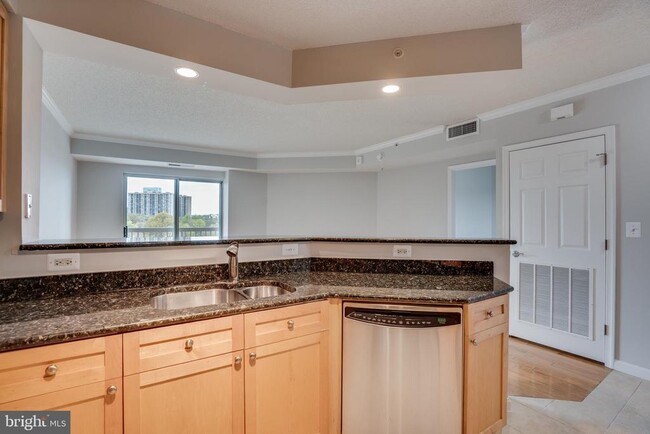 Building Photo - 3101 N Hampton Dr