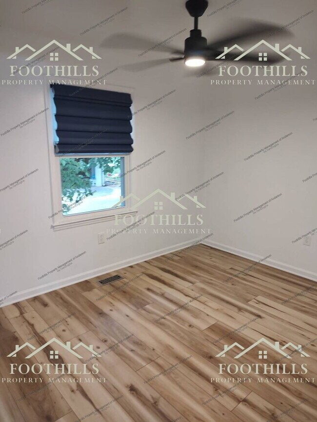 Building Photo - 202 Wedgewood Dr