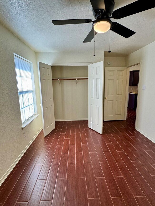 Building Photo - 205 Janelle Dr
