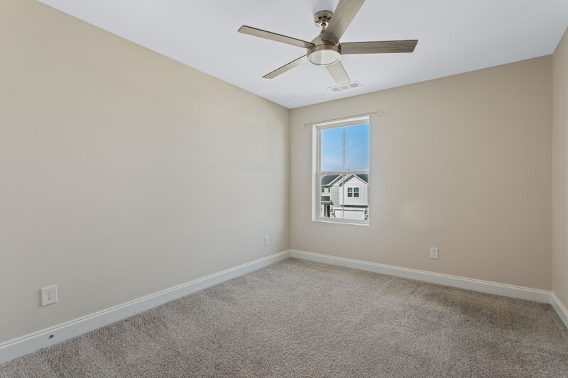 Building Photo - 3038 Fernwood Ln