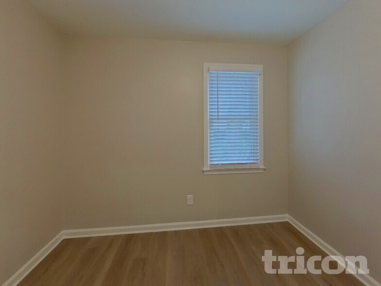 Building Photo - 13 Dyers Hall Ct