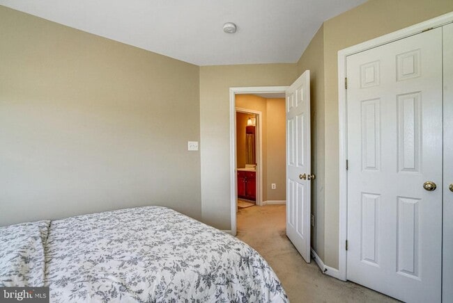 Building Photo - 8535 Wyngate Manor Ct