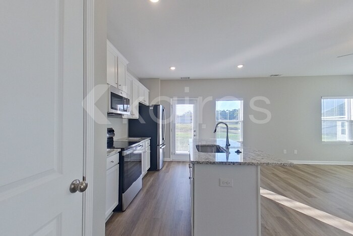 Building Photo - 844 Silent Barge Cv