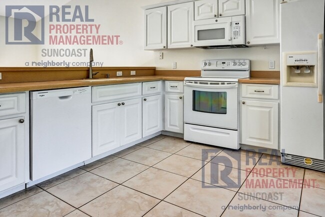 Building Photo - 230 Rotonda Blvd W