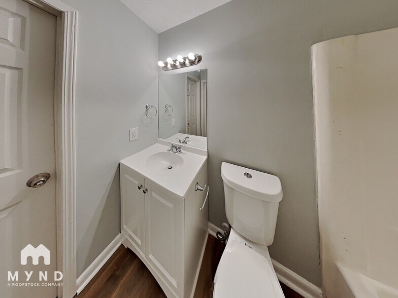 Building Photo - 199 Woodcrest Way