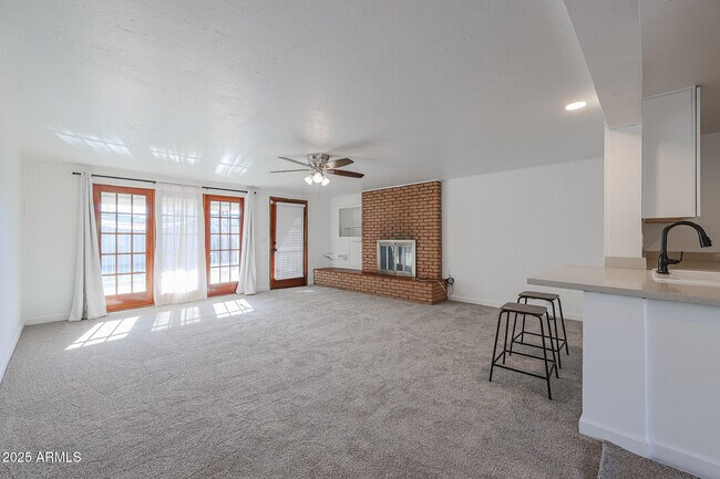 Building Photo - 4122 N 6th Ave