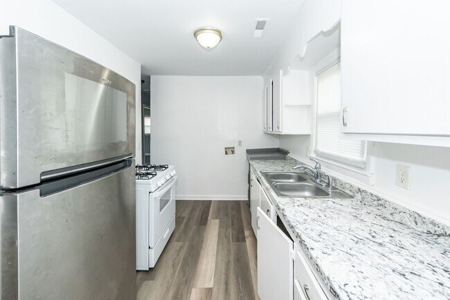 Building Photo - 2914 Charlene Dr