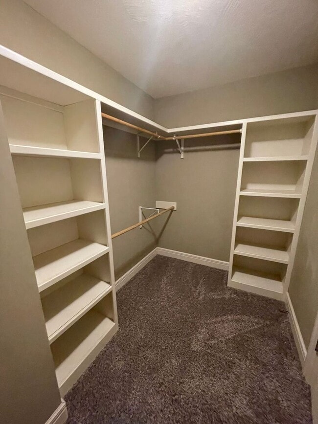 Building Photo - Beautiful 4BD in Battlefield, MO