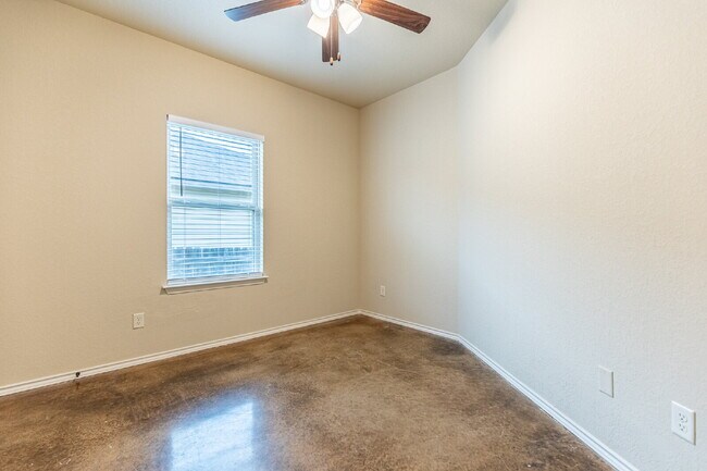 Building Photo - 218 Ragsdale Way