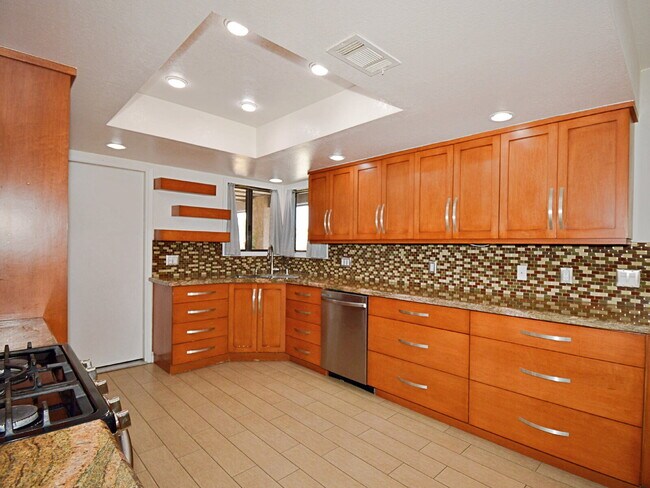 Building Photo - Cozy 3 bed 2 bath Cathedral City home