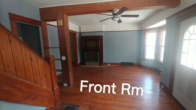 Building Photo - 4 bedroom Single Home