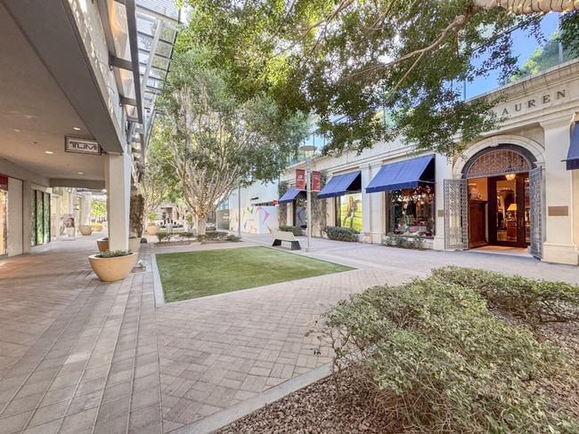 Building Photo - 1Bed/1Bath Apt at 16th St/Thomas Rd! NO CREDIT, NO BACKGROUND, NO RENTAL HISTORY CHECK!